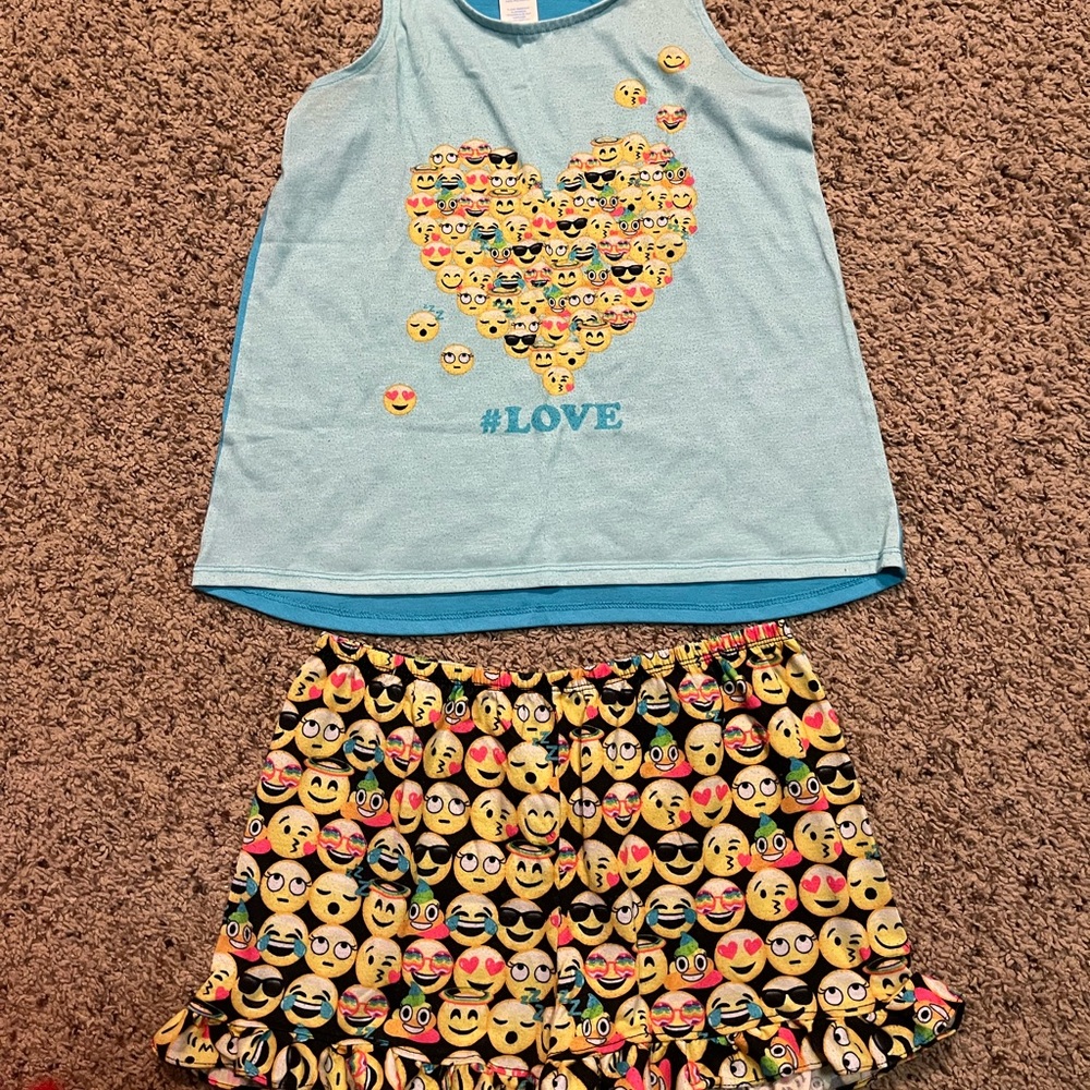 Kids emoji pajama set